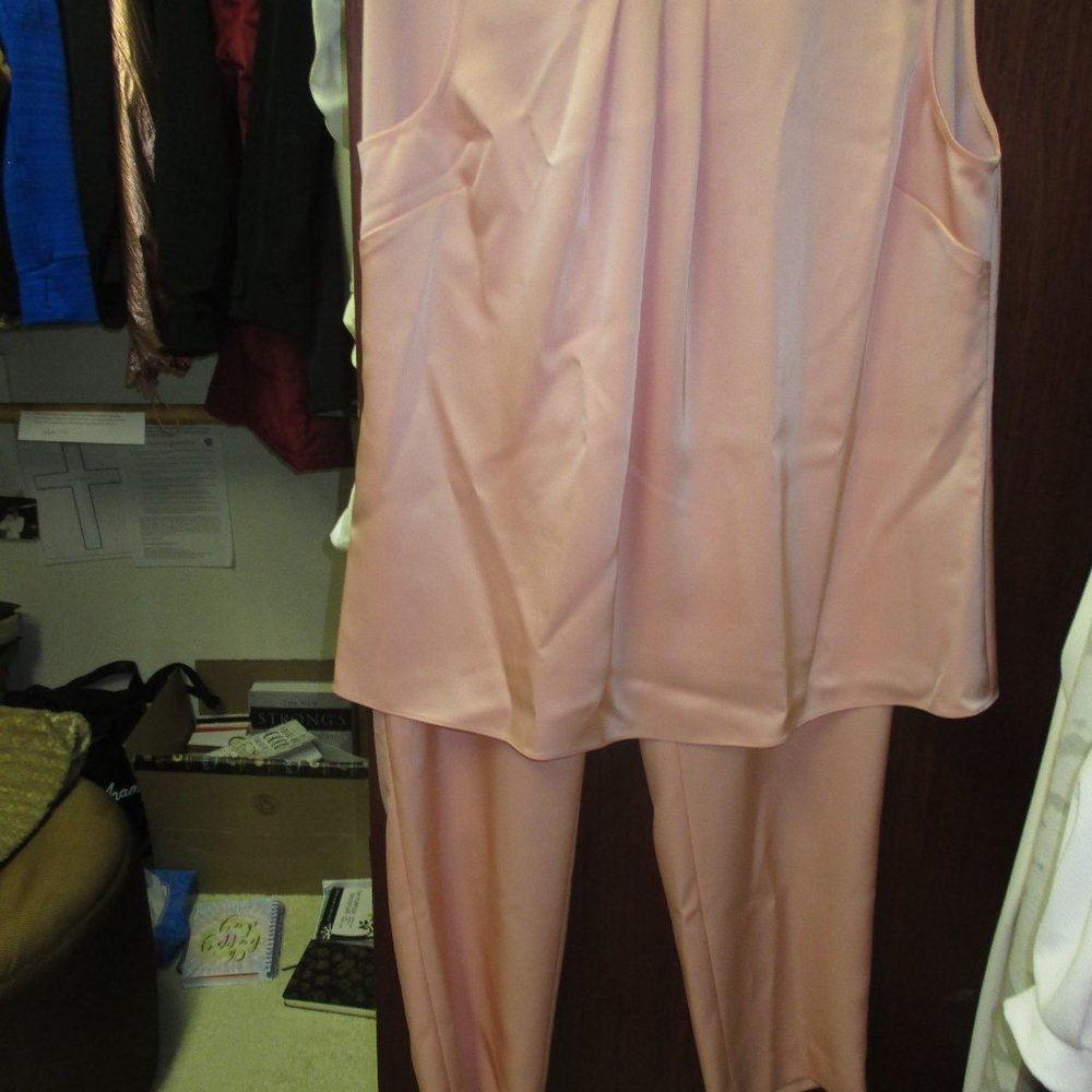 St. John Size Med. Peach 2 Piece Camisole and Pants
